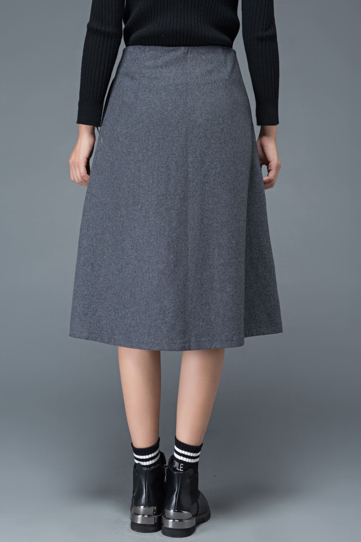 Dark gray A Line midi wool skirt c1192