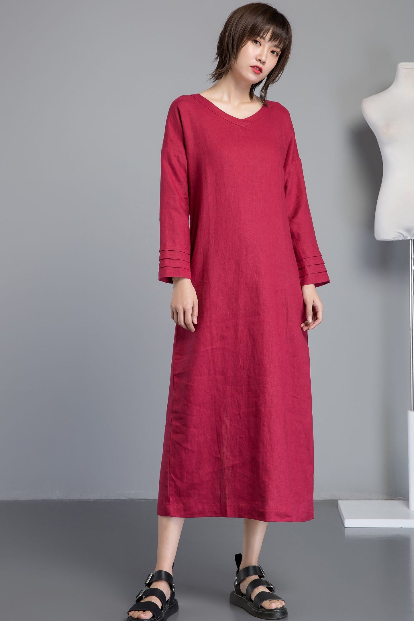 red linen long sleeve V neck dress with split hem C1267