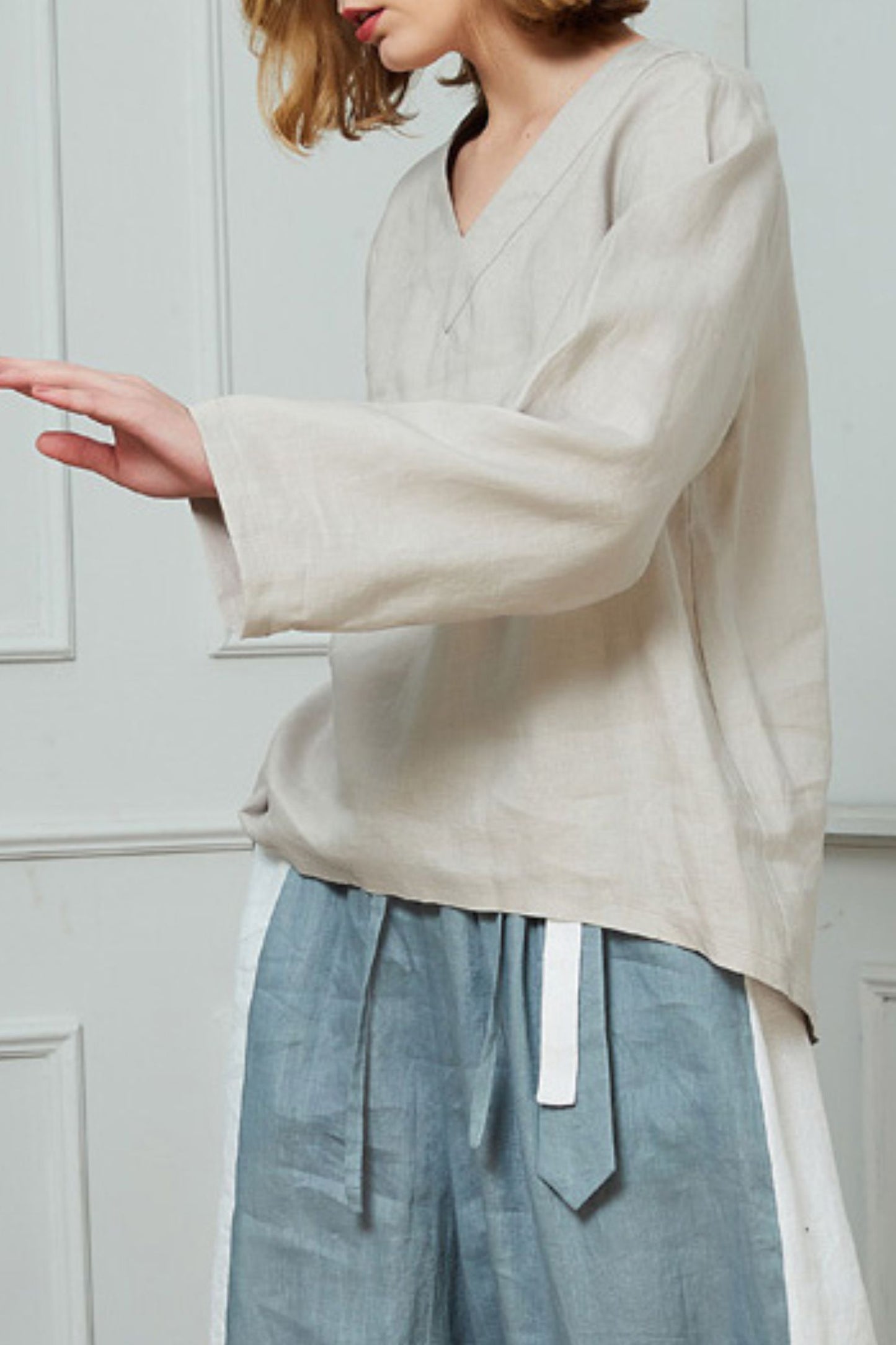 Linen v-neckline top C1461