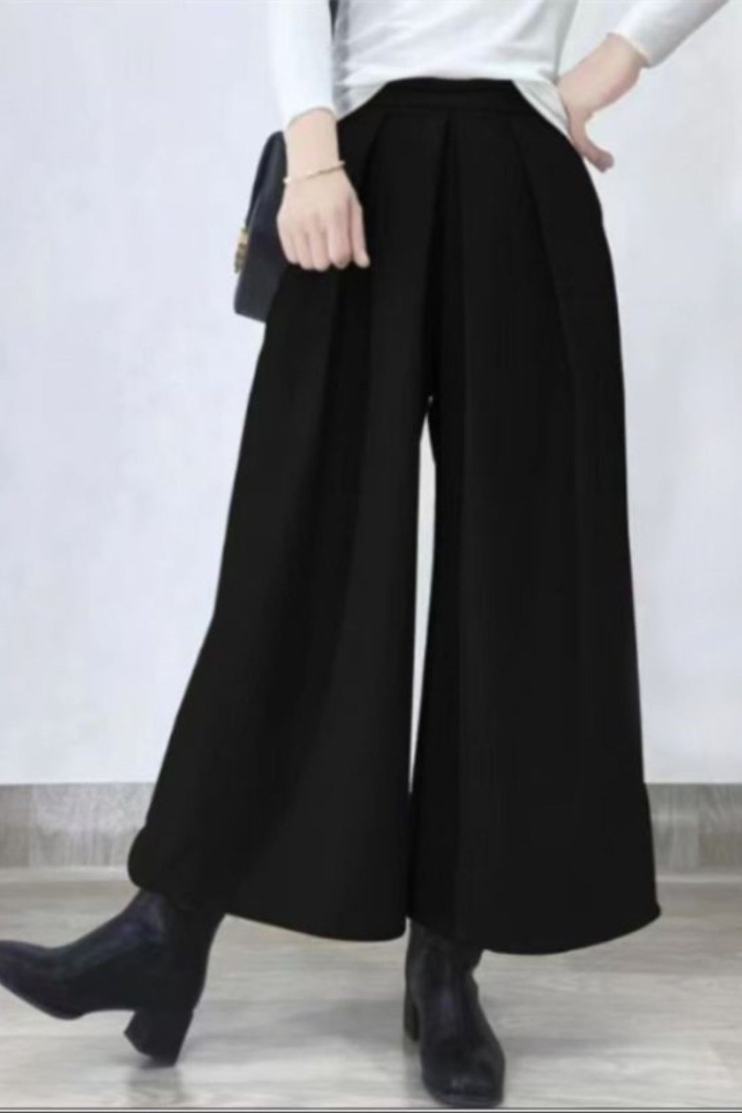 Loose fitting midi wool pants c5086