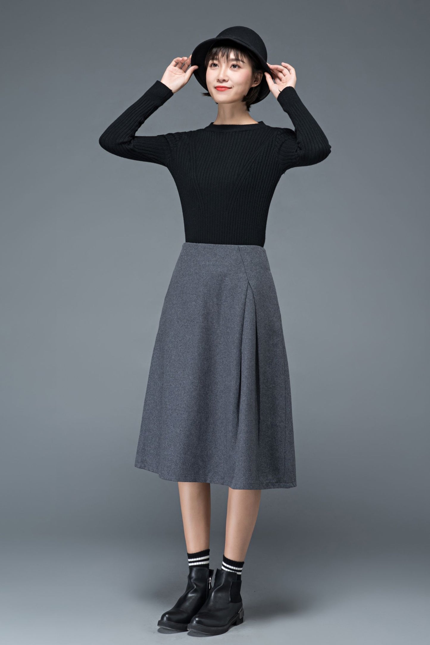 Dark gray A Line midi wool skirt c1192