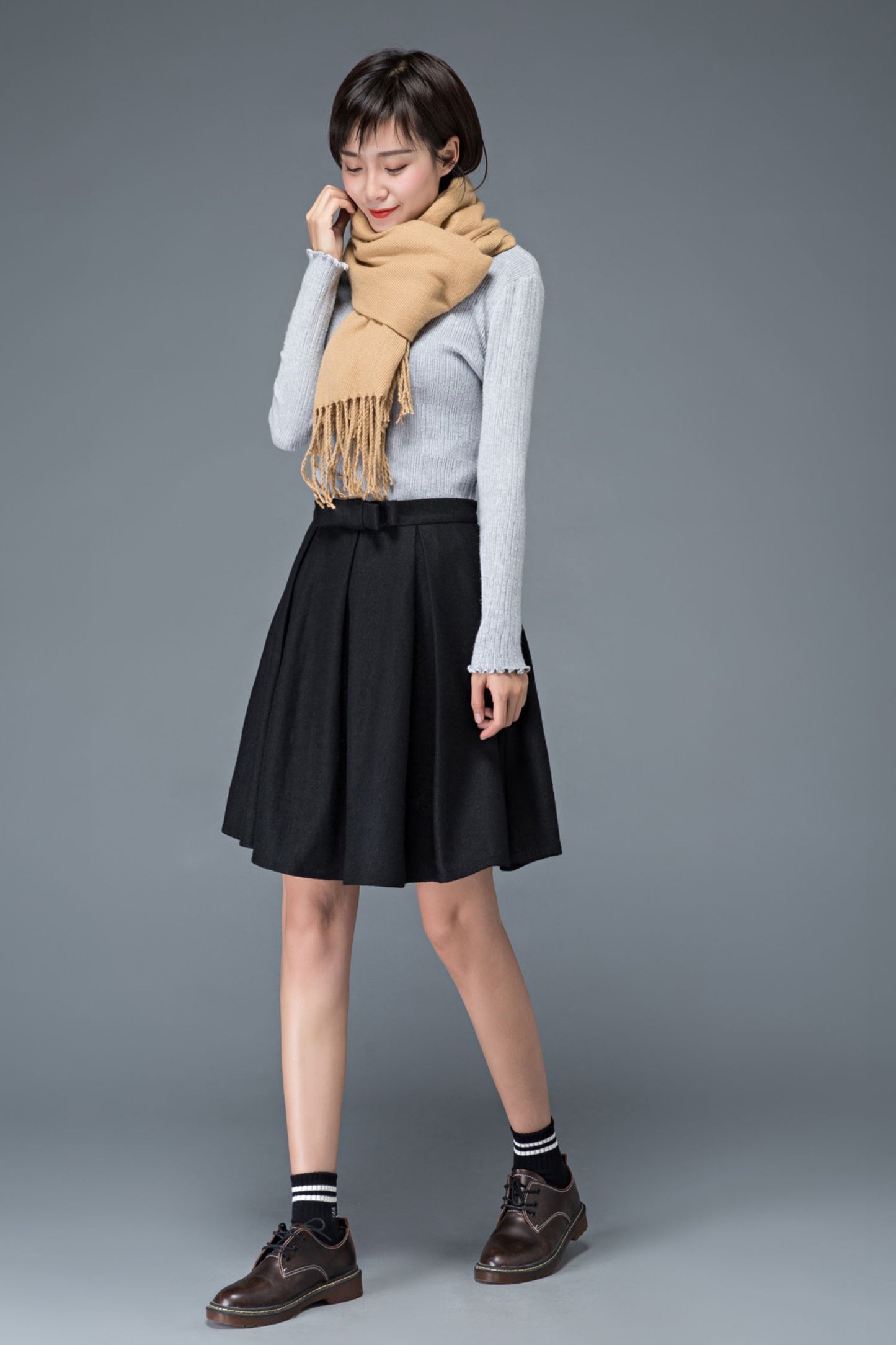 Classic short winter pleated wool skirt C1180