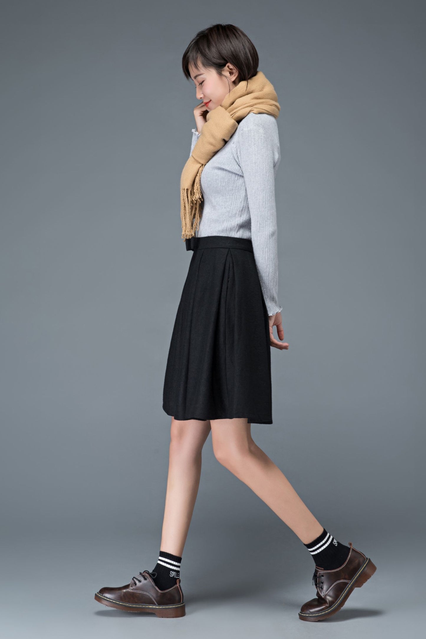 Classic short winter pleated wool skirt C1180