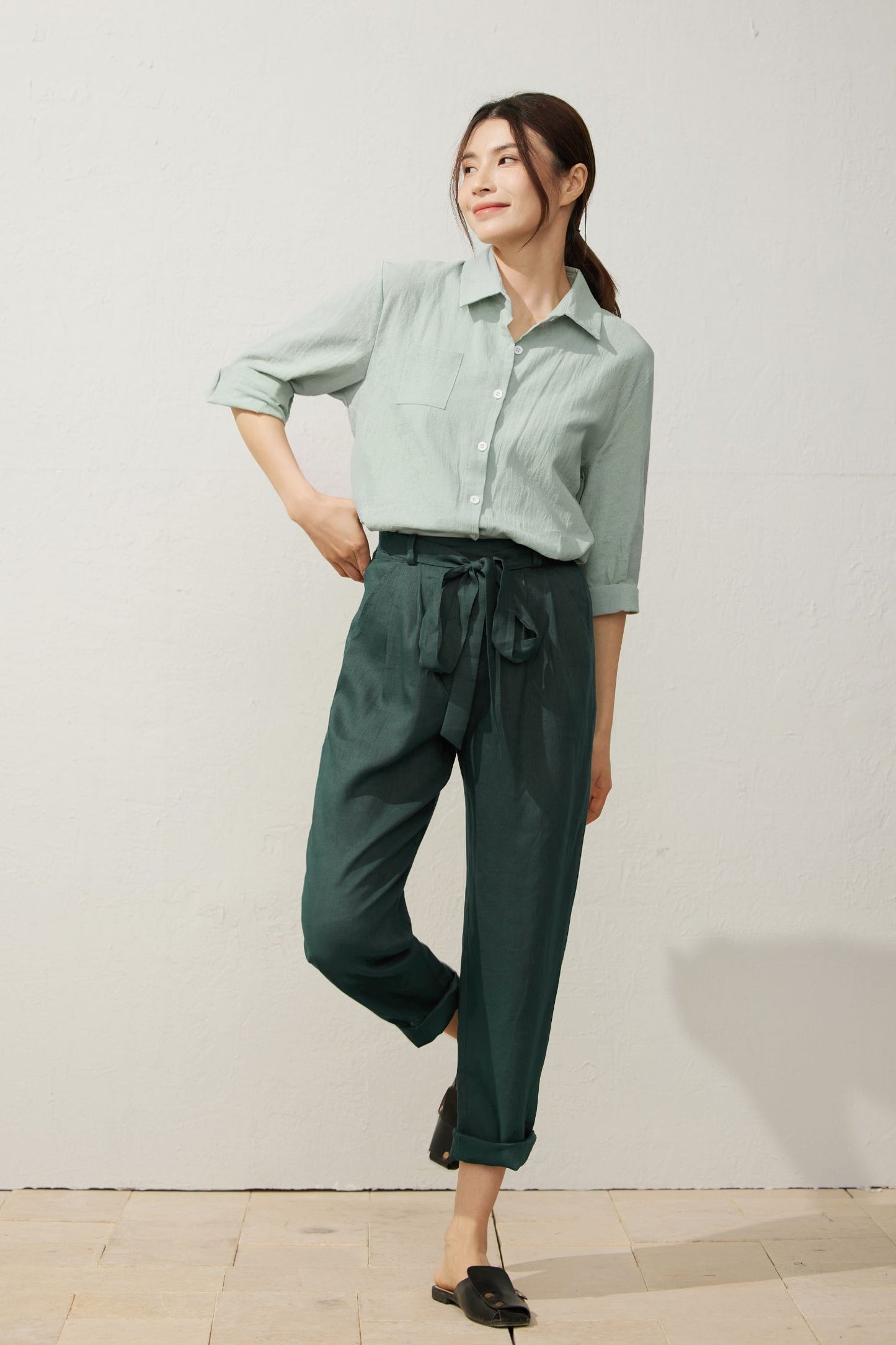 Women's Stylish Green Linen Pants C3935