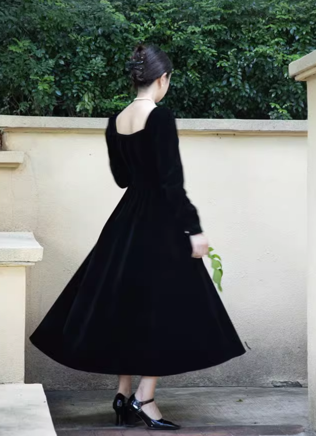 Long sleeves elegant velevt dress C4543