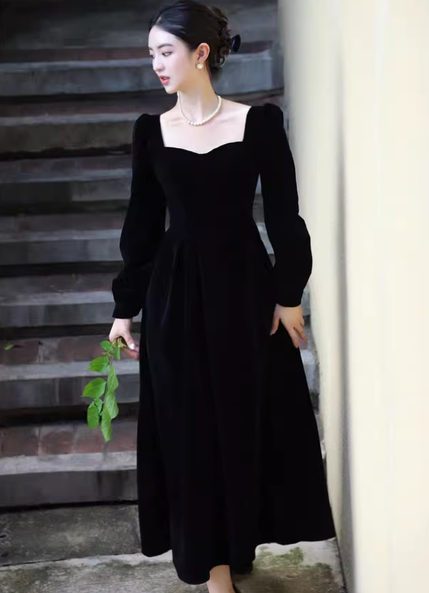 Long sleeves elegant velevt dress C4543