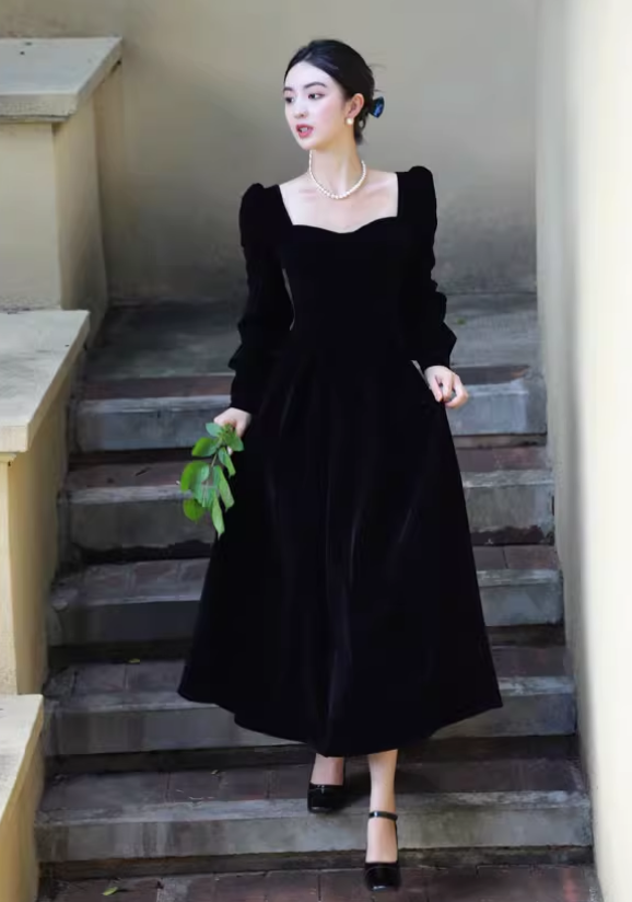 Long sleeves elegant velevt dress C4543