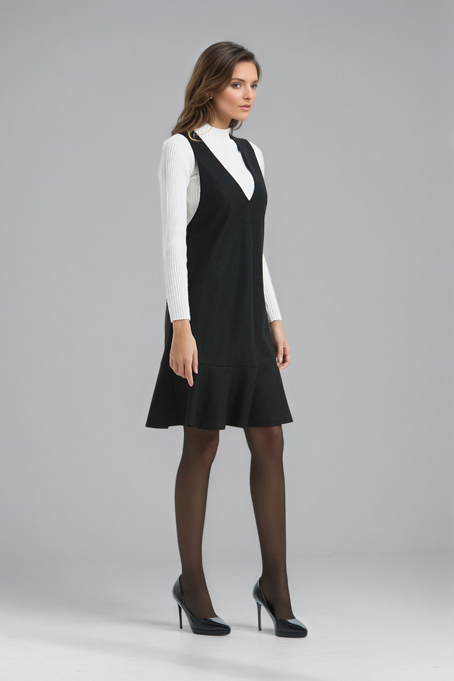 Black Sleeveless Wool Apron Dress C5140