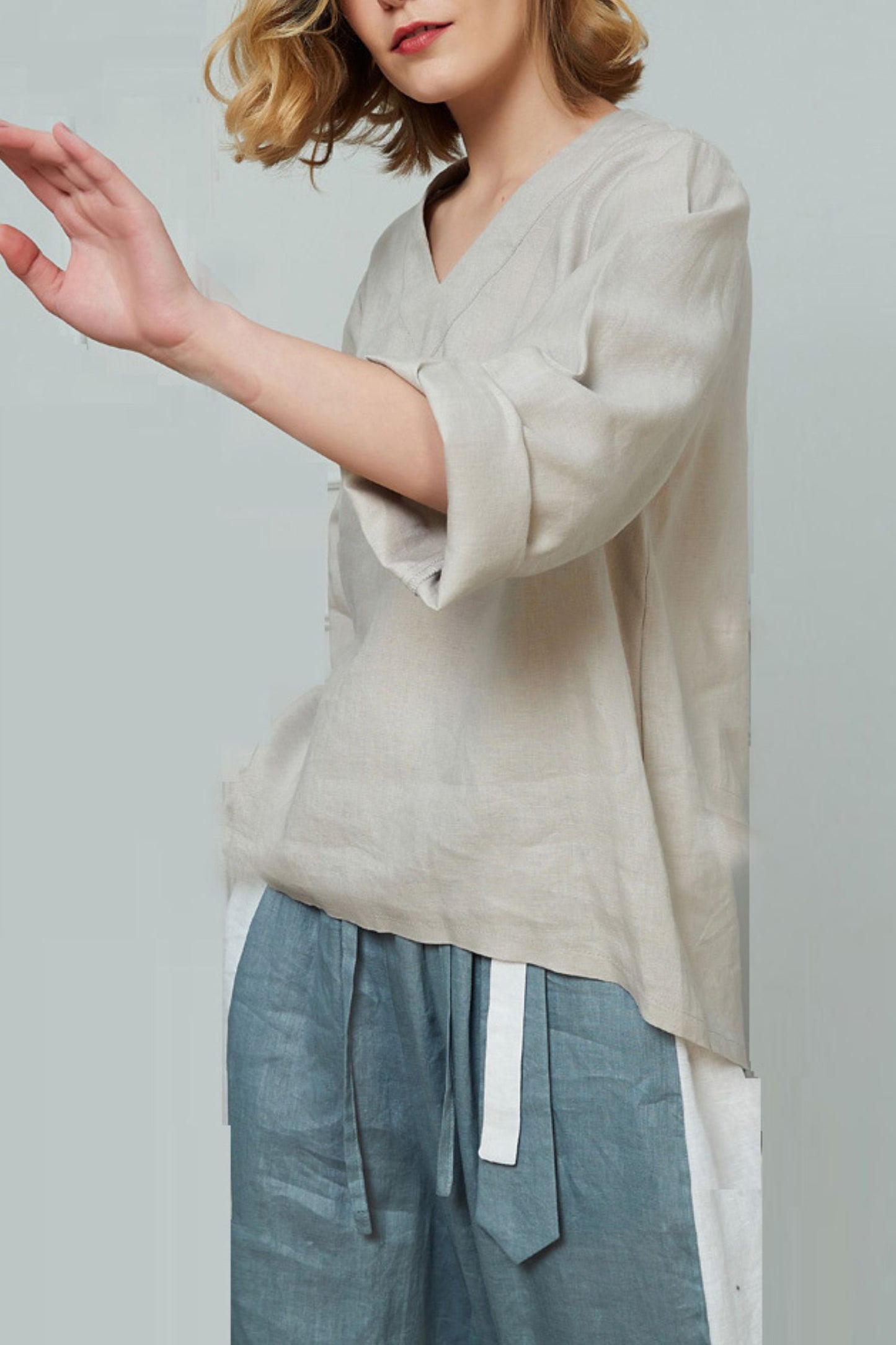 Linen v-neckline top C1461