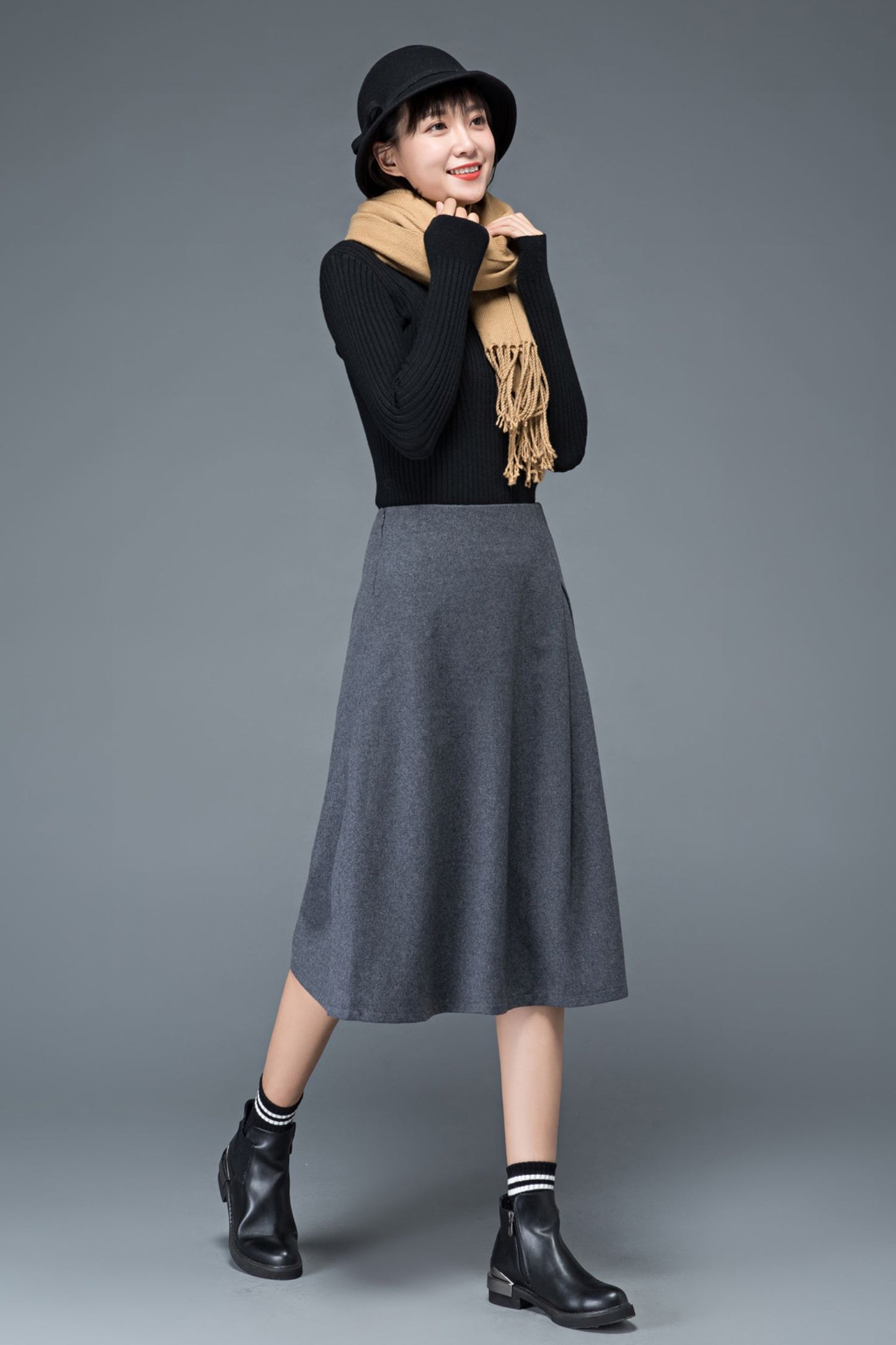 Dark gray A Line midi wool skirt c1192
