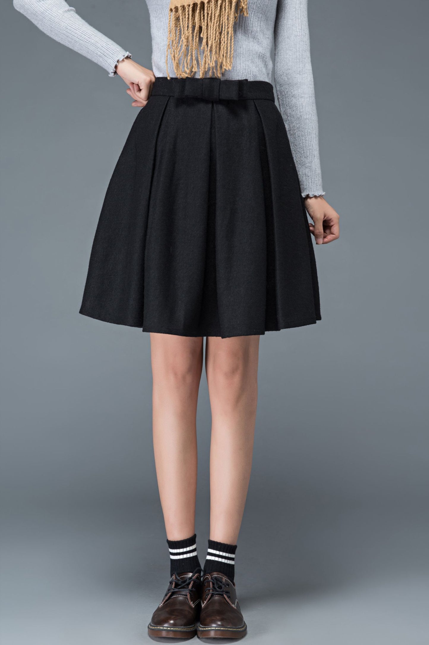 Classic short winter pleated wool skirt C1180