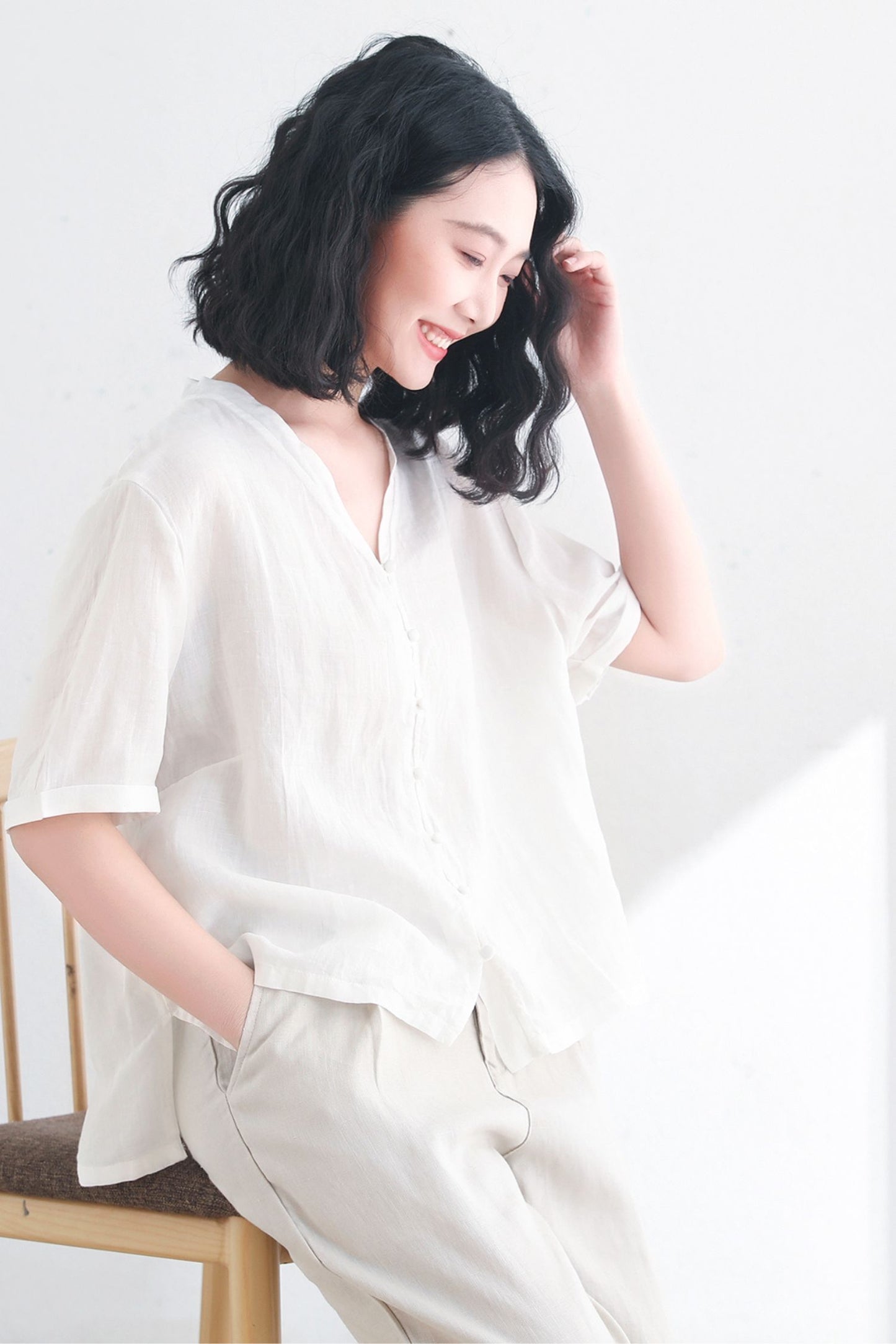 White Linen V-neck Summer Oversized Short Sleeve Casual Blouse C2712
