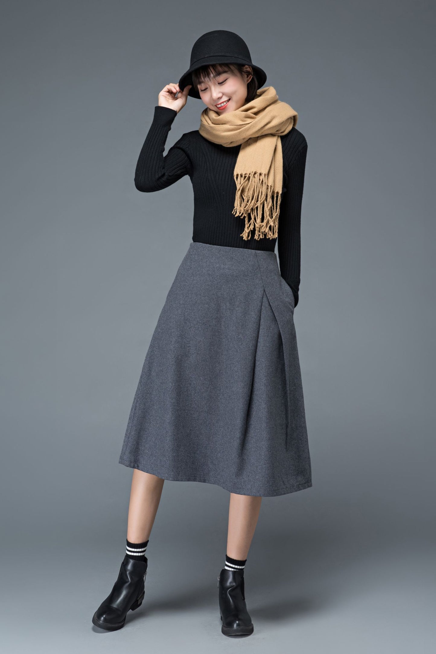 Dark gray A Line midi wool skirt c1192