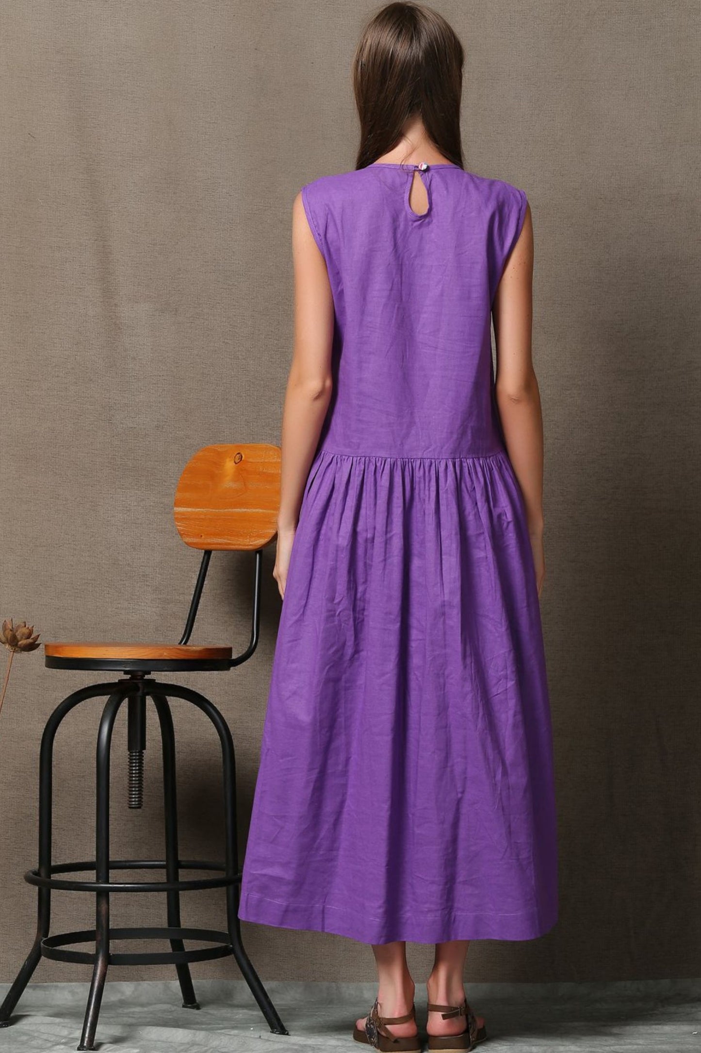 Purple Linen Dress - Loose-Fitting Fit and Flare Sleeveless Womens Dress with Pockets C541