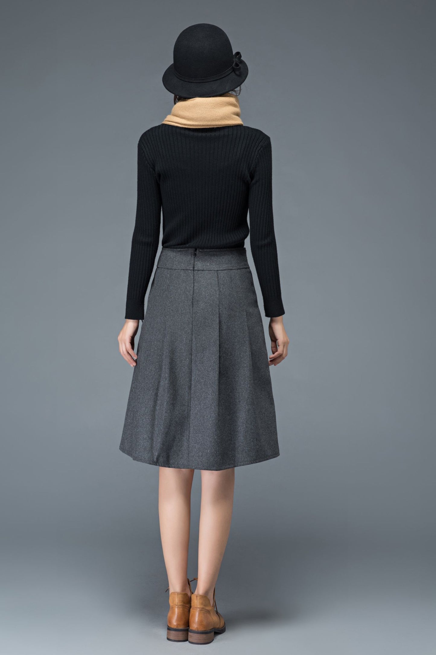 Knee length gray winter wool skirt C1195