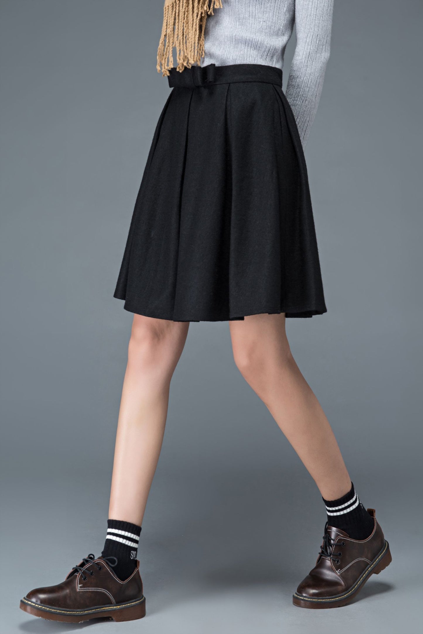 Classic short winter pleated wool skirt C1180