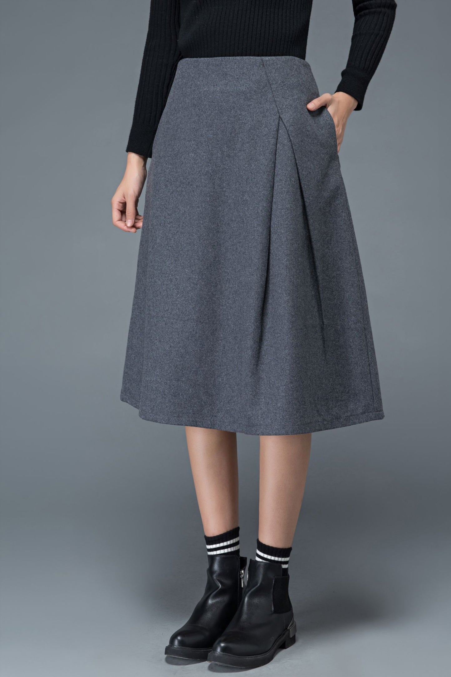Dark gray A Line midi wool skirt c1192