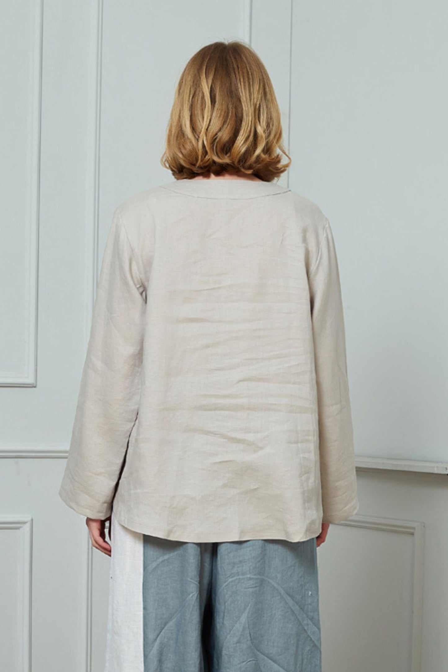 Linen v-neckline top C1461
