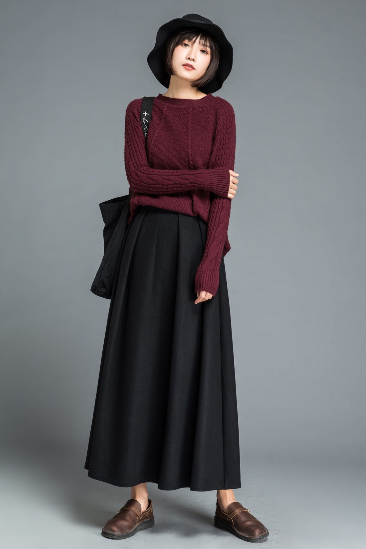 Fit and flare black long wool skirt C1208