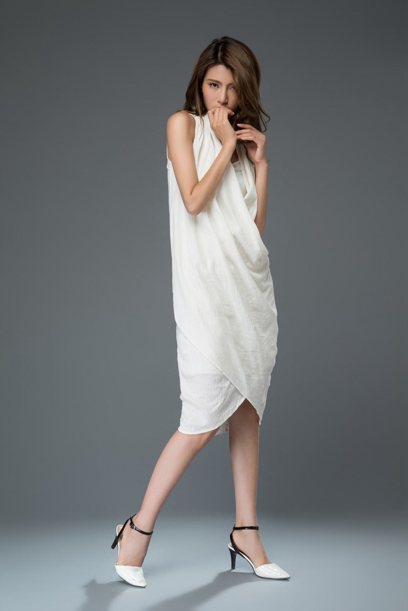Loose fitting asymmetrical white linen dress c910