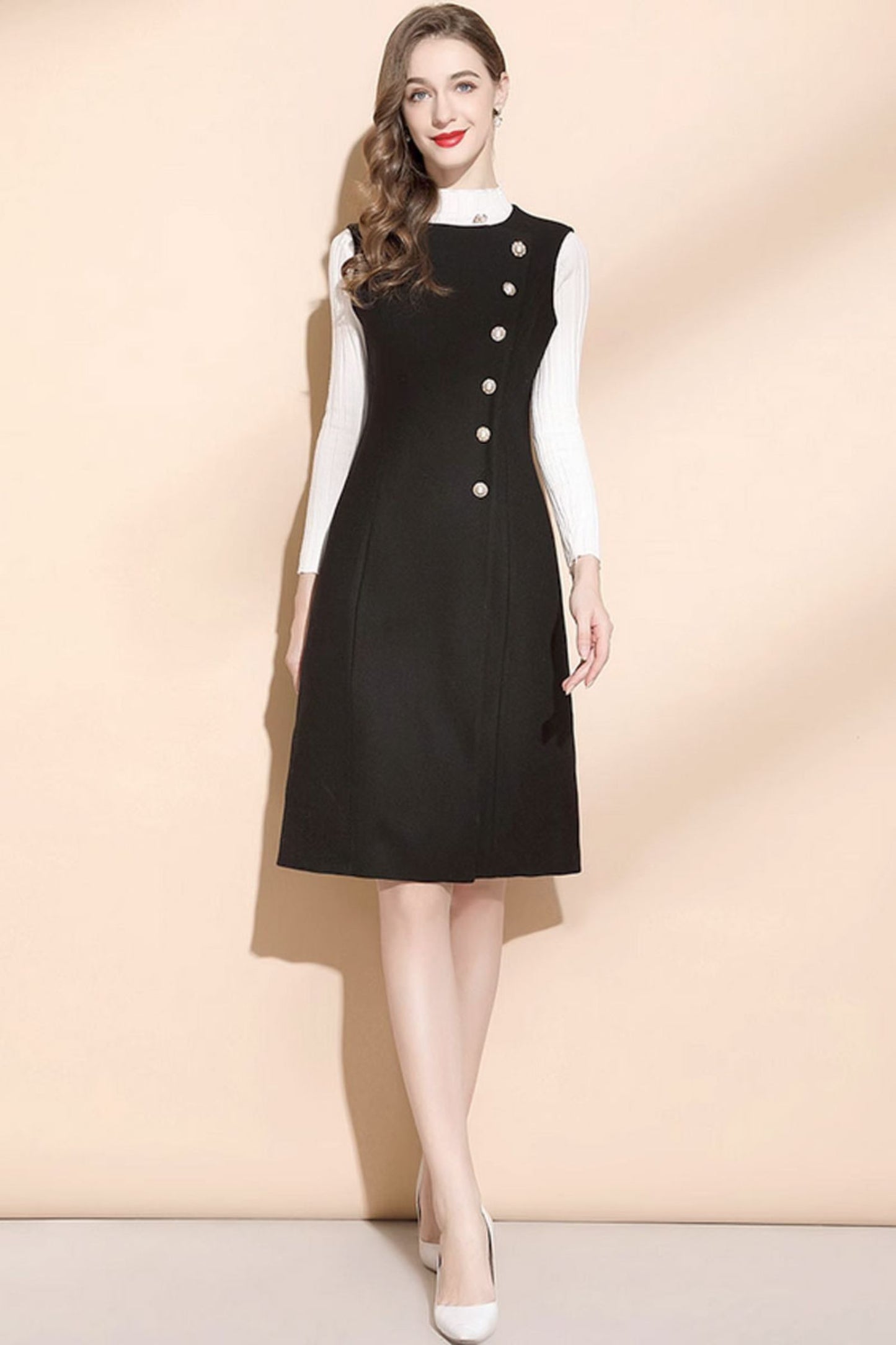black sleeveless winter wool dress, round neckline C3446