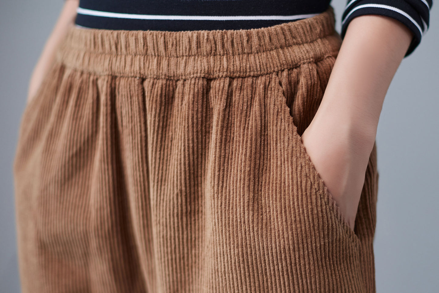 Caramel Elastic Waist Cropped Corduroy Pants C2504