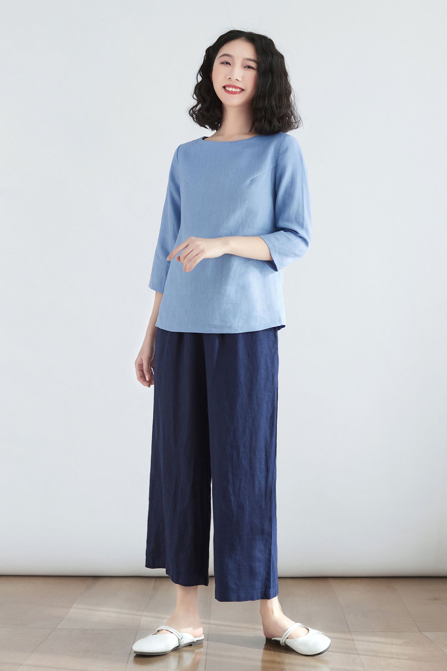 3/4 sleeve Linen blouse in blue C2705