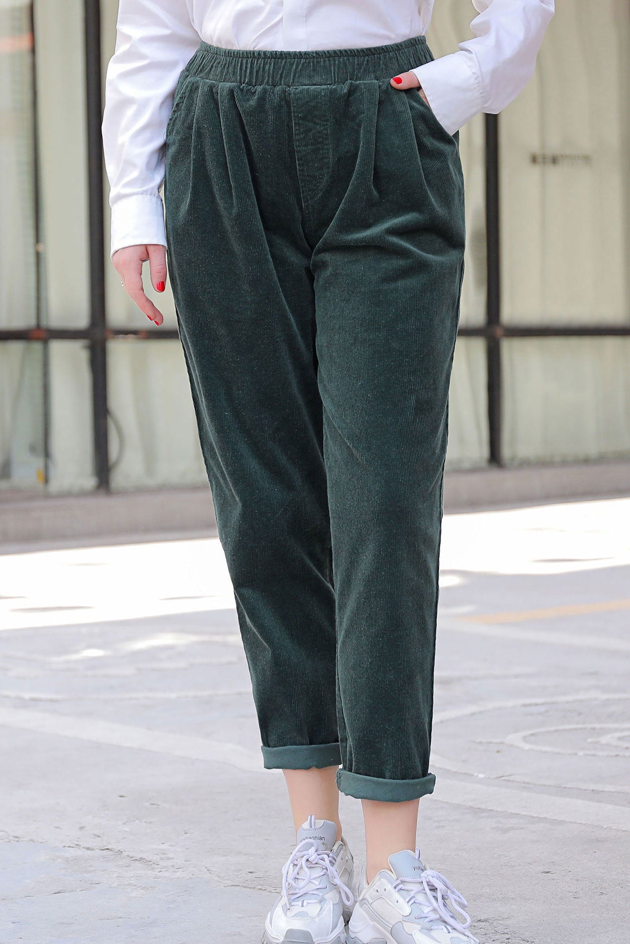 Black Elastic Waist Corduroy Pants C2765 YY05781