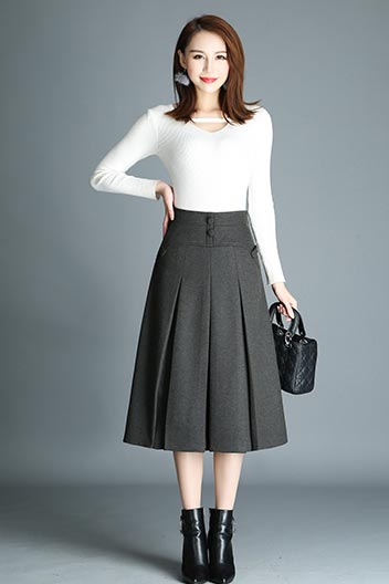 grey skirt