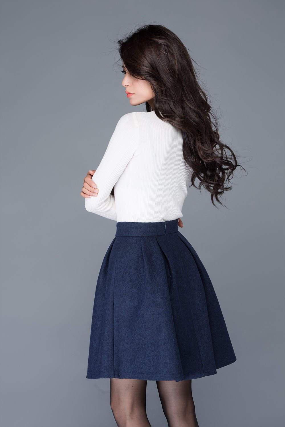 Pleated wool mini skirt C1036