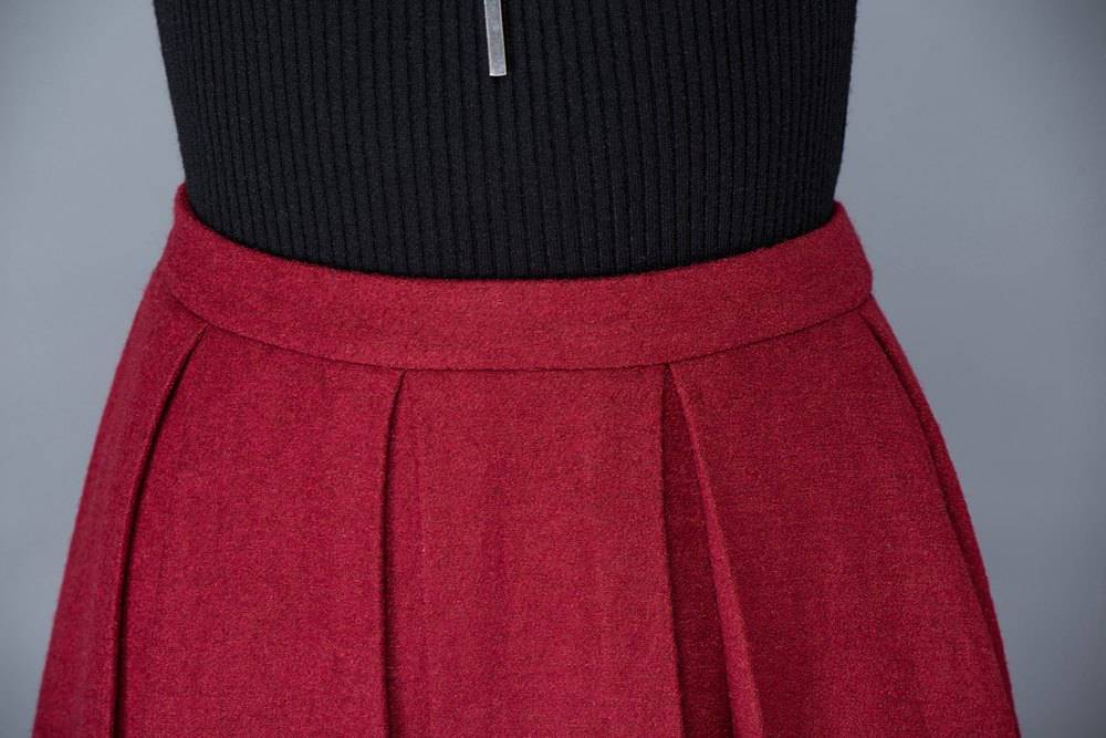 High waist A Line Pleated wool skirt in red C1032