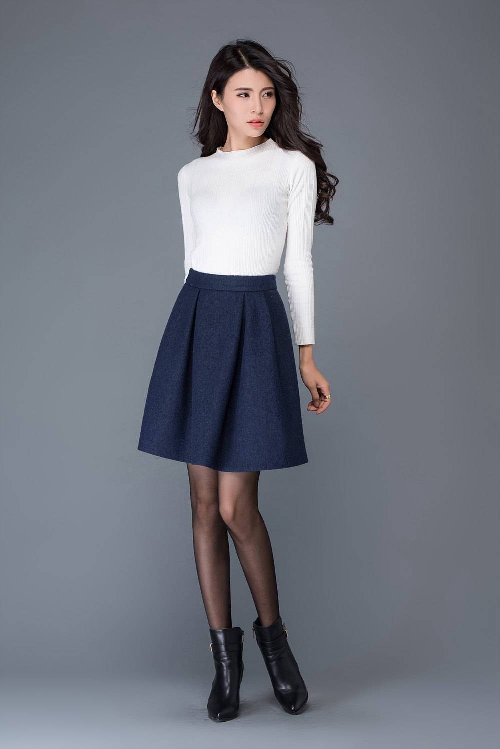 Pleated wool mini skirt C1036