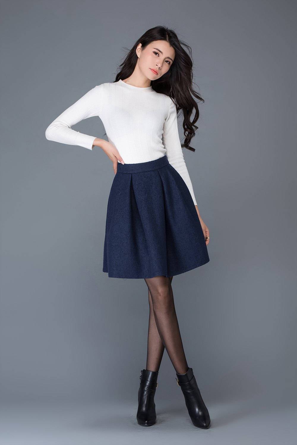 Pleated wool mini skirt C1036