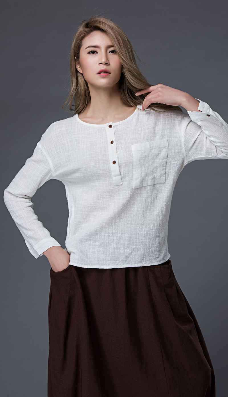 Linen crop top, linen top, white linen top, long sleeve top, white linen blouse, summer top, pocket top with long sleeves, loose top C859