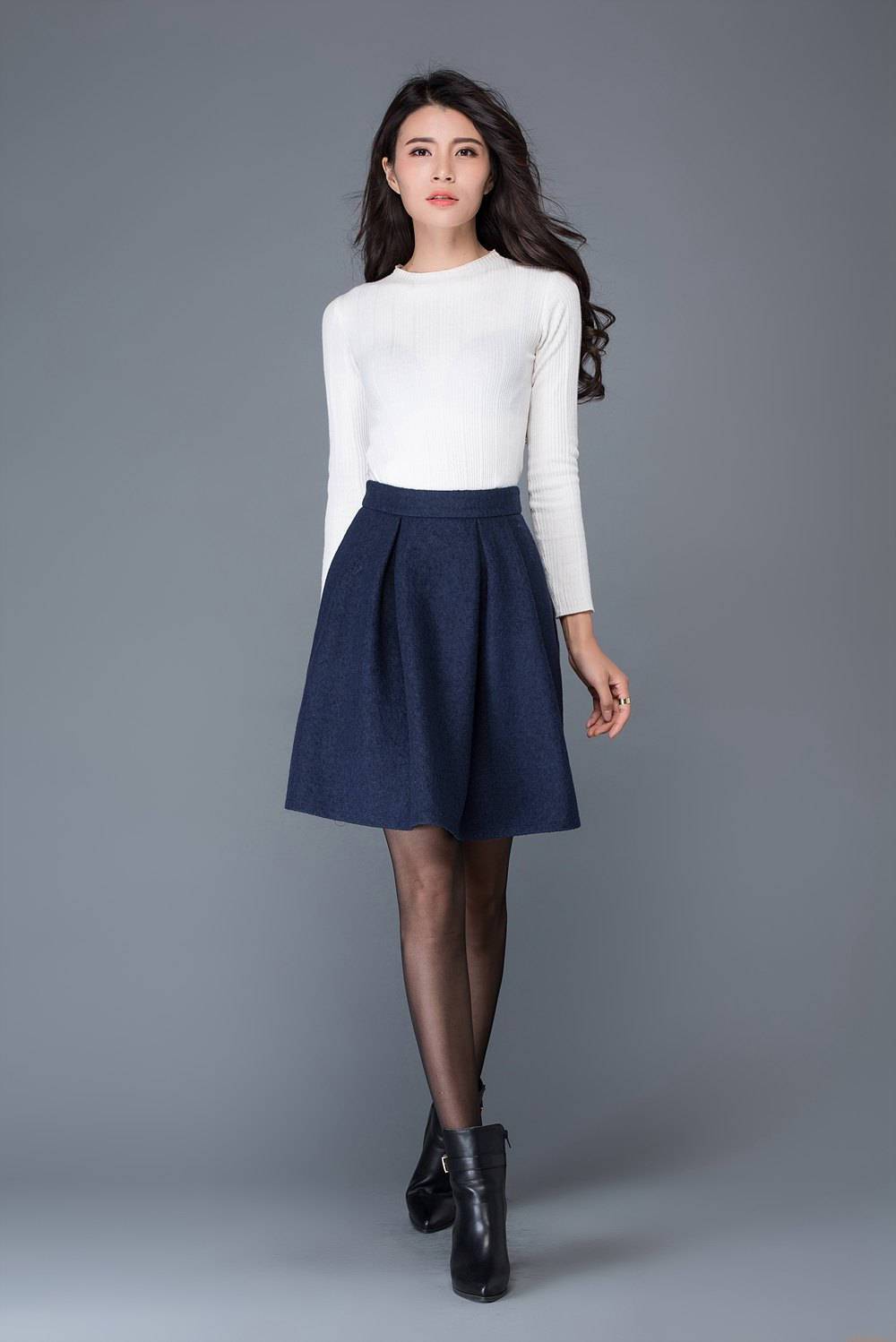 Pleated wool mini skirt C1036