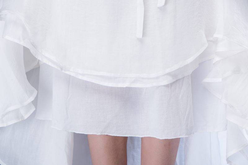 Sleeveless long white chiffon dress C879