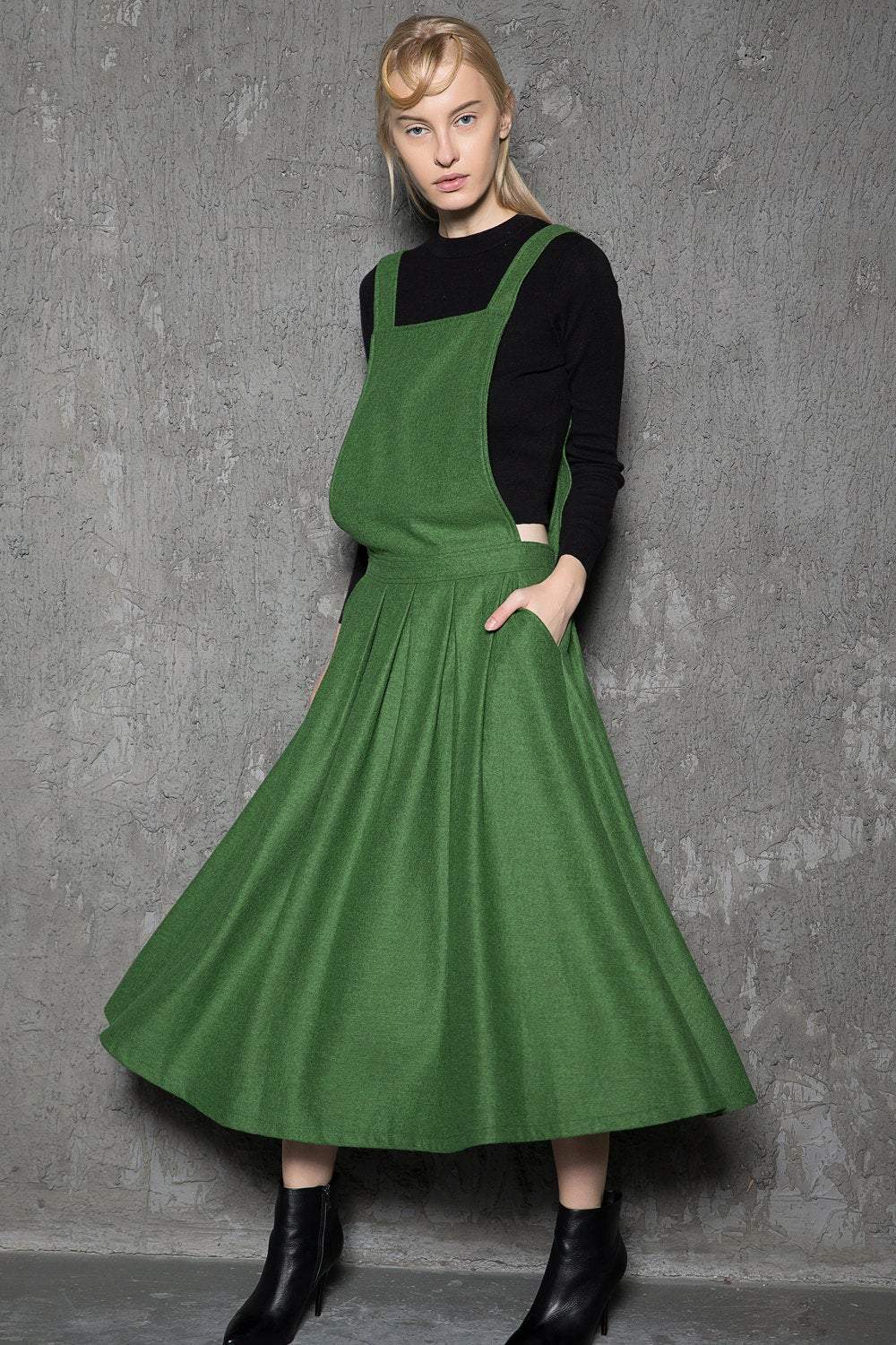 Green wool pinafore dress C733