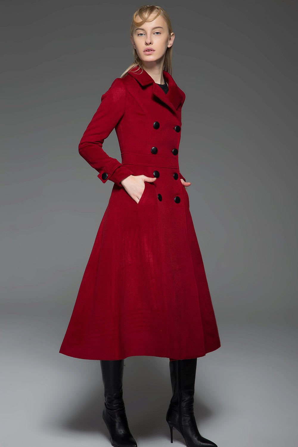 Double-Breasted Woman's Coat with Black Buttons C741