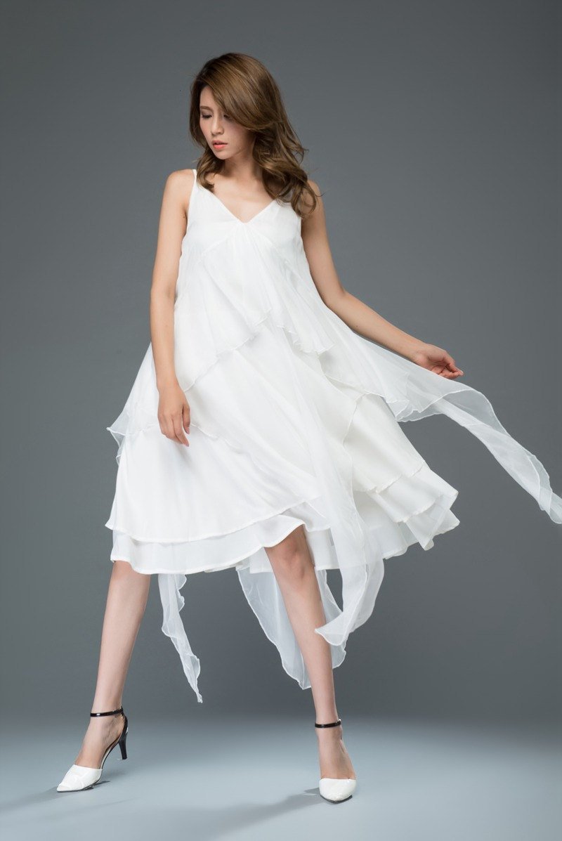 White Chiffon Flare Wedding V Neck Dress C904