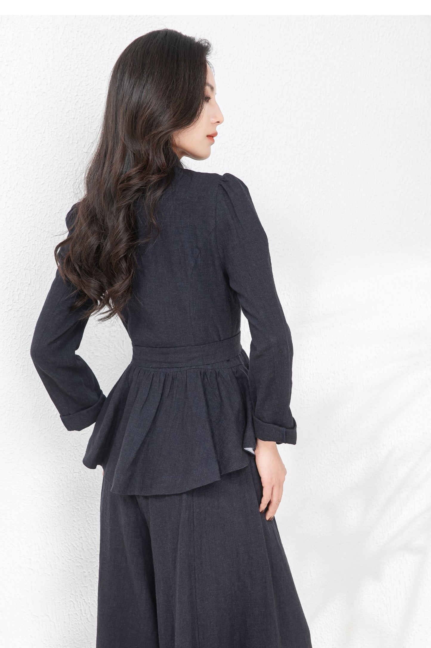 Versatile Cotton-Linen Jacket in Elegant Navy for Effortless Spring Style c4762