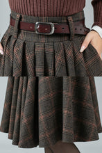 Load image into Gallery viewer, Womens midi plaid wool skirt C4449
