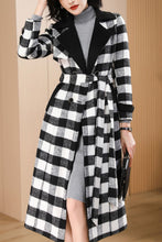 Load image into Gallery viewer, Women&#39;s Autumn and winter white and black plaid coat C4214
