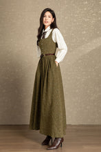 Load image into Gallery viewer, Fit and flare long sleeveless wool dress C4484
