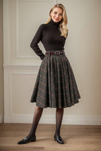 Load image into Gallery viewer, Womens midi plaid wool skirt C4449
