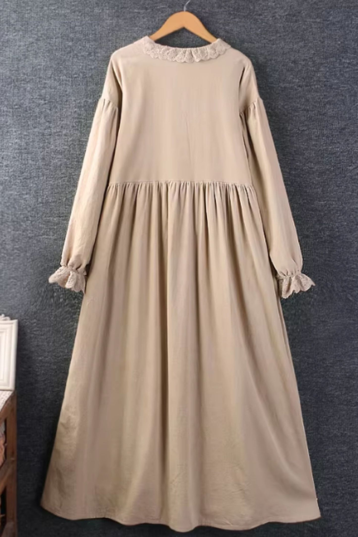 Spring long sleeves corduroy dress with lace details women C5432
