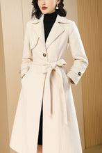 Load image into Gallery viewer, Women&#39;s Autumn and winter off white plaid coat C4218
