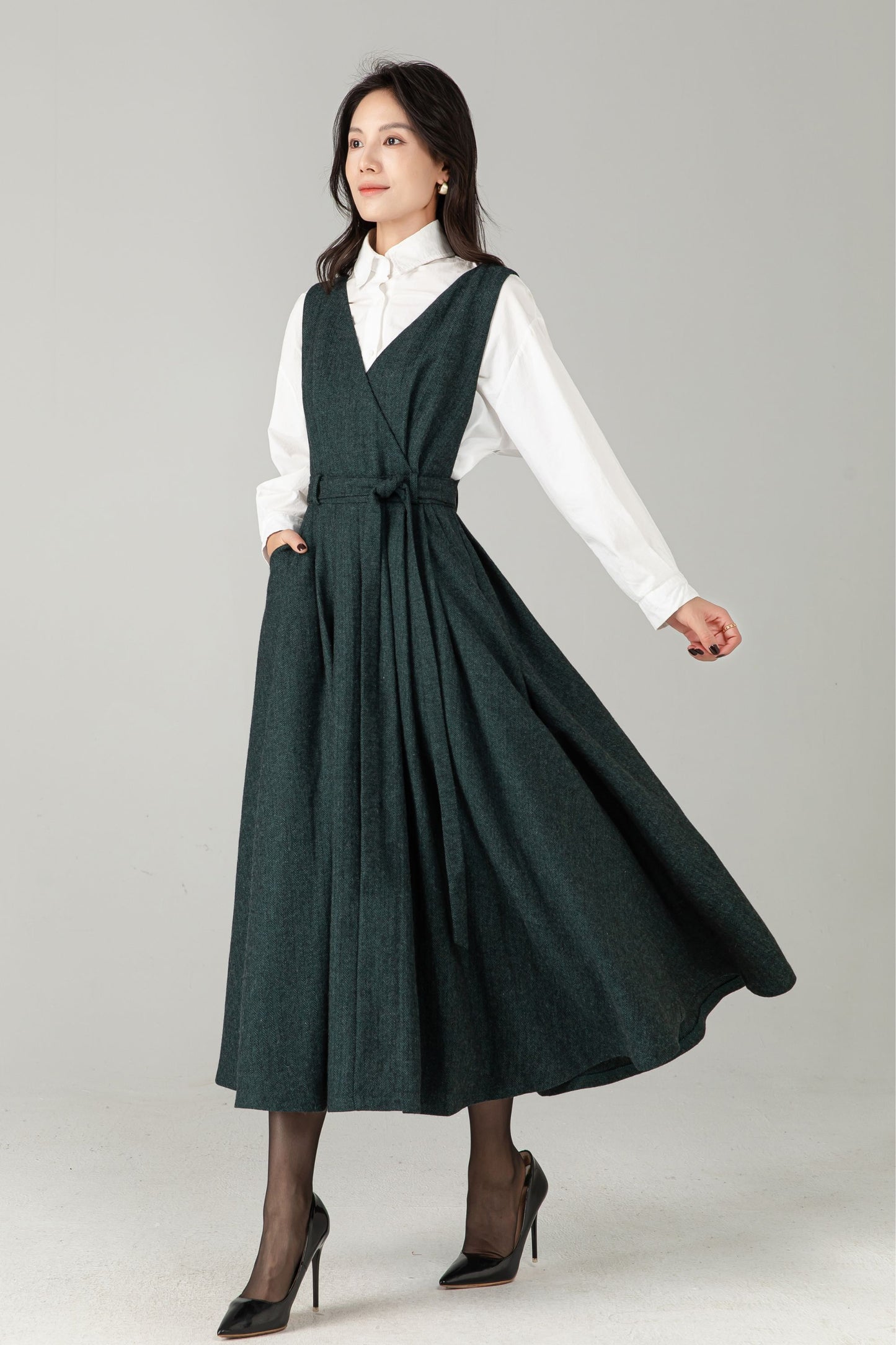 Dark Green Wool Blend Midi Pinafore Dress for Women – Sleeveless V-Neck Winter Jumper with Belt, Ylistyle C5339