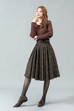 Load image into Gallery viewer, Womens midi plaid wool skirt C4449
