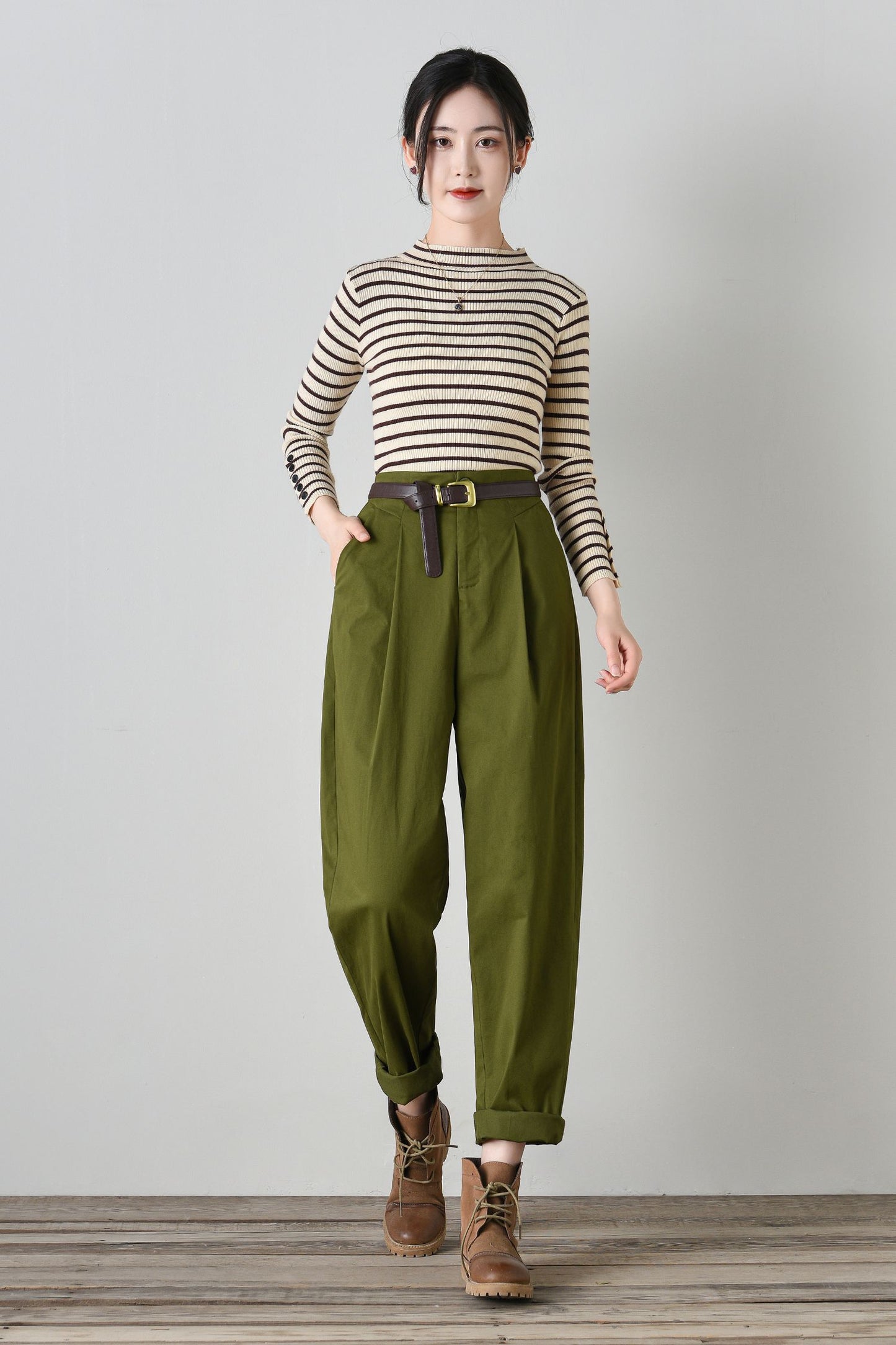 Army green cotton loose fitting pants C4700