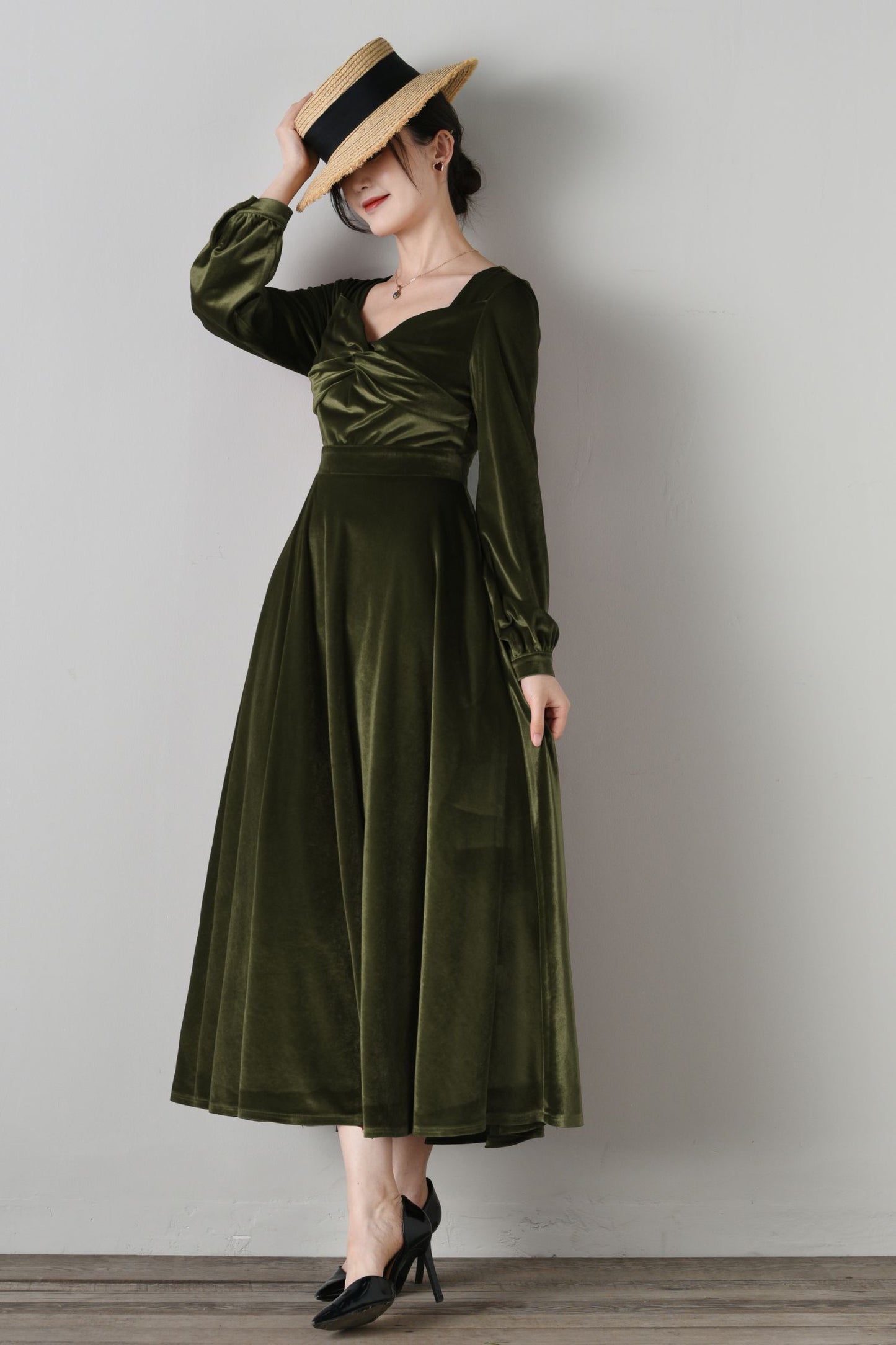 Green Velvet Midi Dress - Sweetheart Neckline, Fit and Flare Silhouette c5454